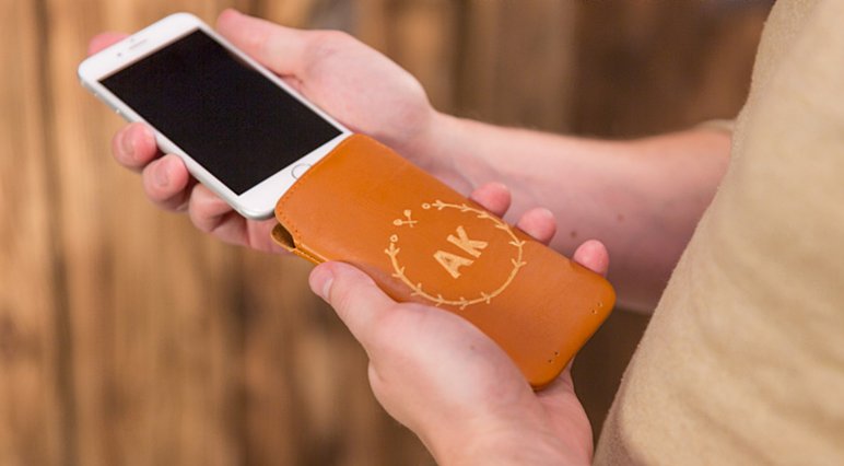 Részletes útmutató a bőr telefontok gravírozásához