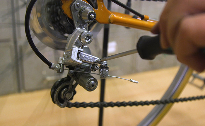 How To Clean And Polish Your Bike S Rear Derailleur